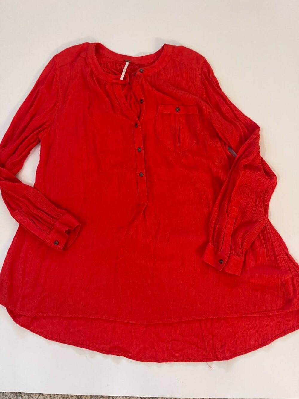 Free People Red Crinkle Rayon Tunic Blouse Size M - Picture 3 of 8